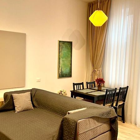 Nice Flat In Villa Near Old Town Bucharest Luaran gambar