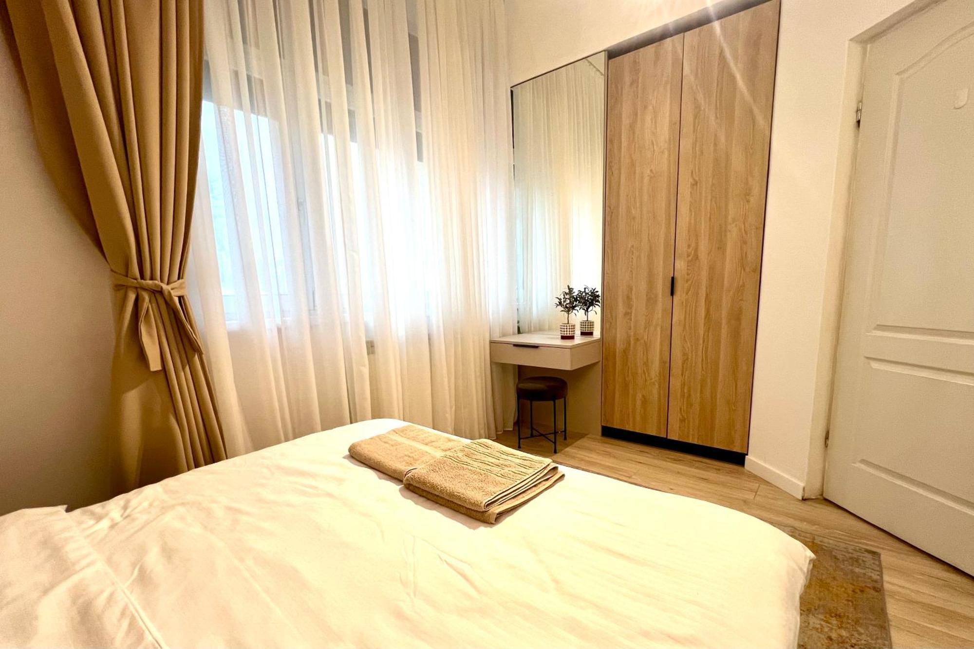 Nice Flat In Villa Near Old Town Bucharest Luaran gambar